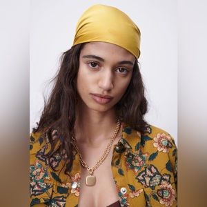 ZARA||Medallion Necklace Gold